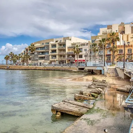 Coastal Maisonette In Steps To Sea Διαμέρισμα *